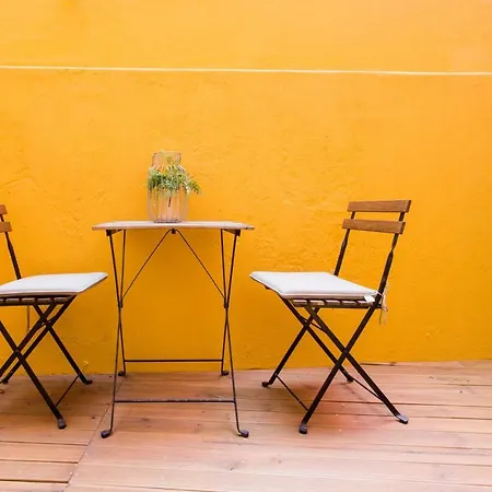 Sweet In Alcantara With Terrace Лиссабон